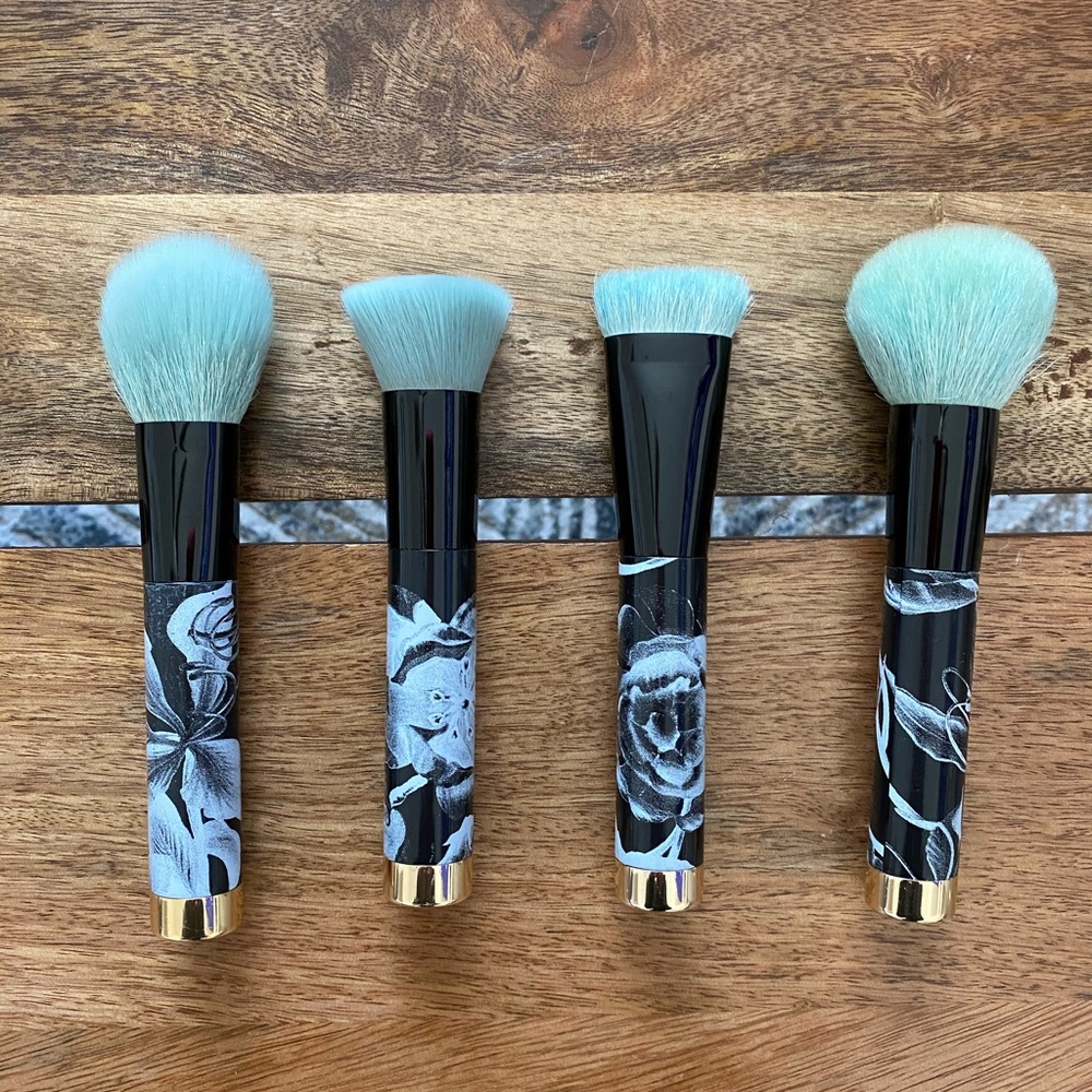 SONIA KASHUK 4pc brush set🖤